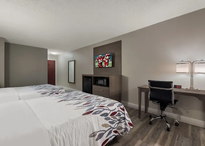 Red Roof Inn & Suites Vineland - Buena